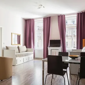 Royal Court Legerova Praga